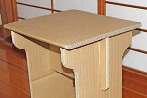 Cardboard End Table via Instructables / canuckinjapan
